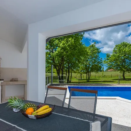 Casa vacanze Forrest, A Charming Surrounded By Beautiful Nature Krizanici