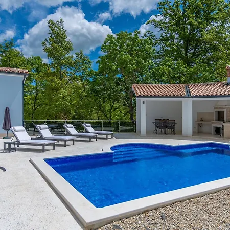 Forrest, A Charming Surrounded By Beautiful Nature * Krizanici